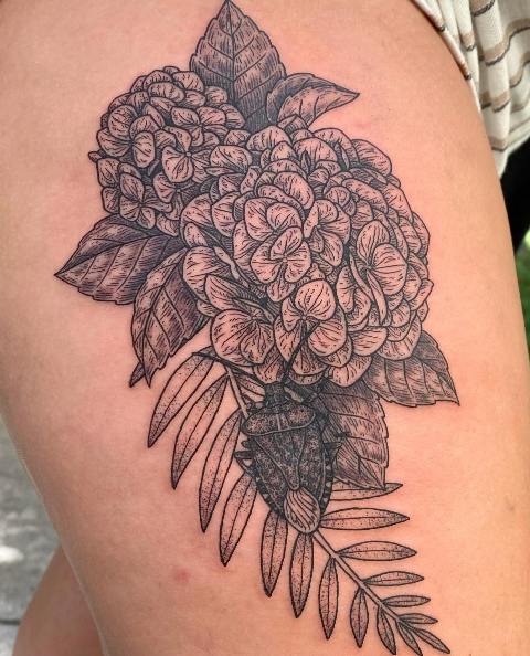 Gorgeous-Giant-Thigh-Hydrangea-Tattoo 