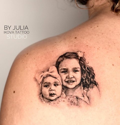 Fabulous-Cute-Portrait-Shoulder-Tattoo 