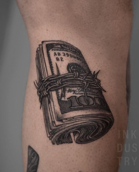 Stunning-Eye-Catching-Barbed-Wire-Money-Tattoo
