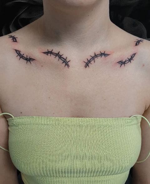 Lovely-Decorative-Barbed-Wire-Tattoo
