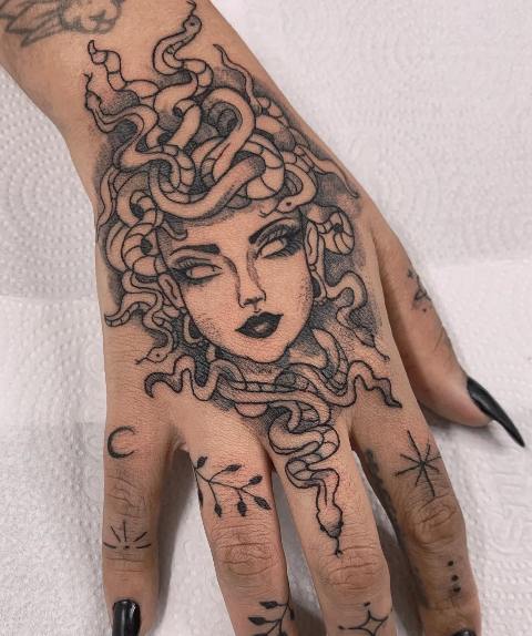 Amazing-Medusa-Tattoo-on-Hand 