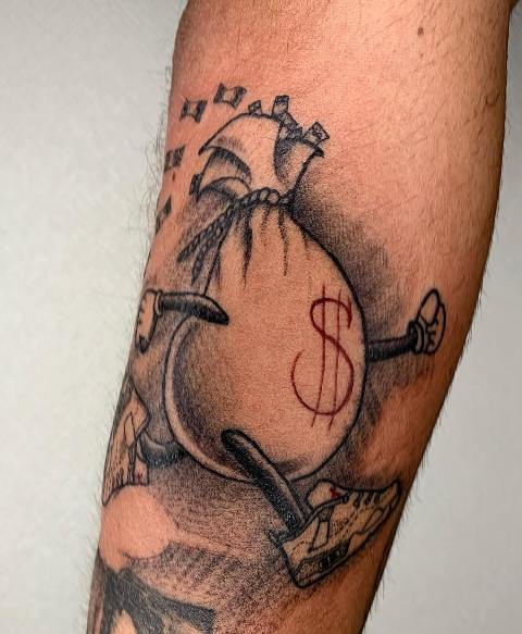 Stunning-Money-Running-Away-Tattoo 