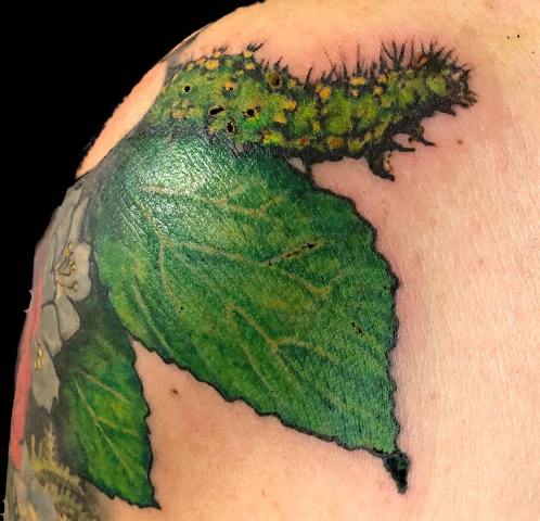 Lovely-Leaf-Shoulder-Tattoo 