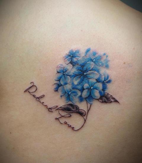 Attractive-Feminine-Hydrangea-Tattoo 