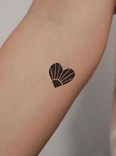 Attractive-Minimal-Heart-Tattoo 