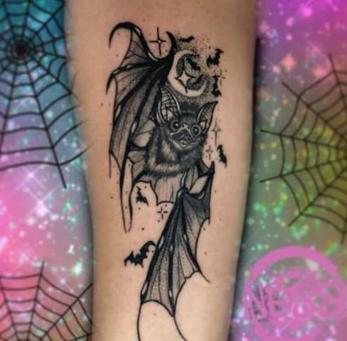 Stunning-Bat-Halloween-tattoo 