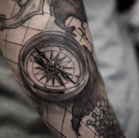 Stunning-Anchor-Compass-With-Crown-Tattoo 