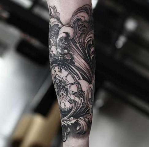 Amazing-Filigree-Clock-on-Forearm 